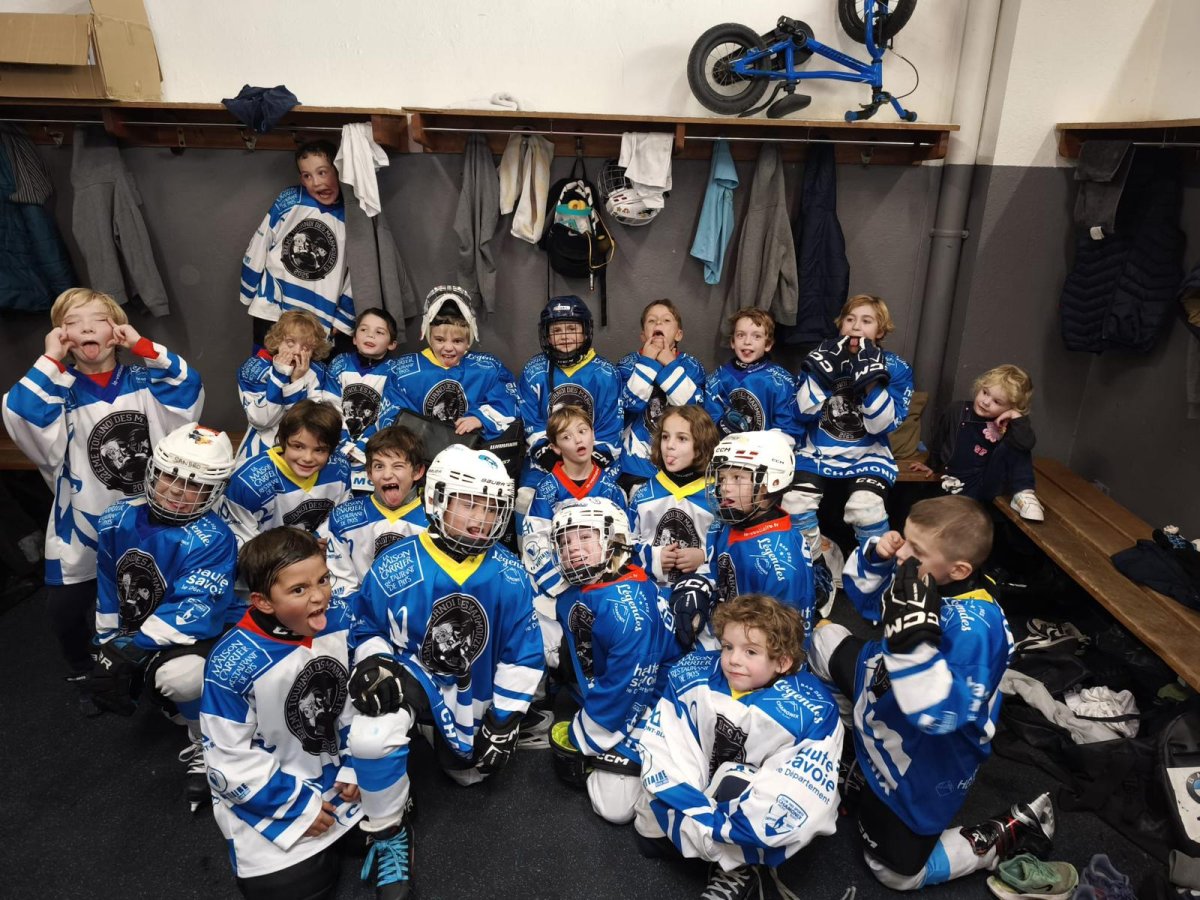 𝗨𝟵 : 𝗨𝗡 𝗦𝗨𝗣𝗘𝗥𝗕𝗘 𝗧𝗥𝗢𝗣𝗛𝗘́𝗘 𝗗𝗘𝗦 𝗠𝗔𝗥𝗠𝗢𝗨𝗭𝗘𝗧𝗦 !