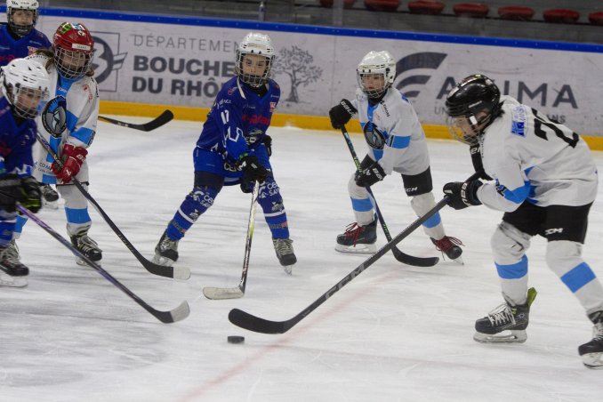 𝗨𝟭𝟭 – 𝗨𝗡𝗘 𝗣𝗥𝗘𝗠𝗜𝗘𝗥𝗘 𝗦𝗨𝗥 𝗚𝗥𝗔𝗡𝗗𝗘 𝗚𝗟𝗔𝗖𝗘 !