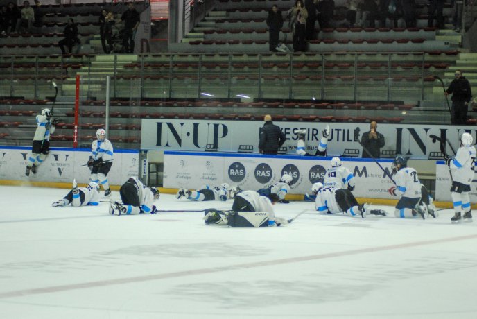 𝗨𝟭𝟱 : 𝗨𝗡𝗘 𝟯𝗘𝗠𝗘 𝗣𝗘́𝗥𝗜𝗢𝗗𝗘 𝗗𝗘 𝗙𝗢𝗟𝗜𝗘 !